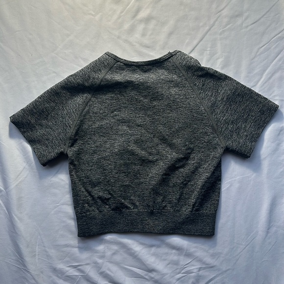 Amazon Athletic cropped top - Sz M - Picture 2 of 2